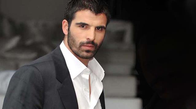 Hakkında  "Köyde yaşıyor" diye haberler çıkan Mehmet Akif Alakurt, tehditler savurdu