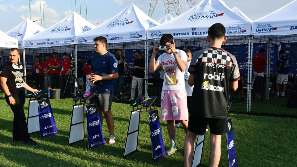 drone heyecanı - TEKNOFEST’te drone heyecanı