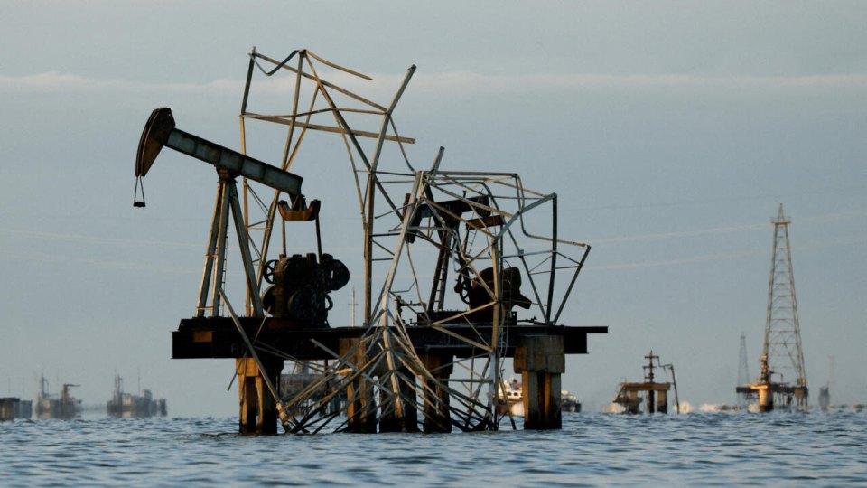 rus firmaları tarafından - ABD'li firma, daha önce Çin ve Rus firmaları tarafından işletilen bazı Venezuela petrol sahalarını devralacak