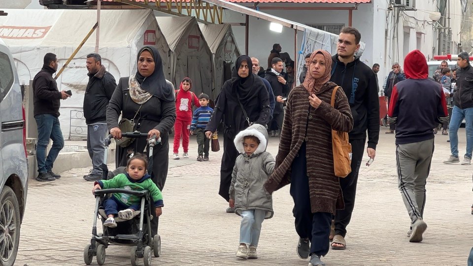 üst düzey hamas - İsrail'in üst düzey Hamas yetkilisini aramak amacıyla Gazze Şehri kampına düzenlediği baskında 3 çocuk öldü
