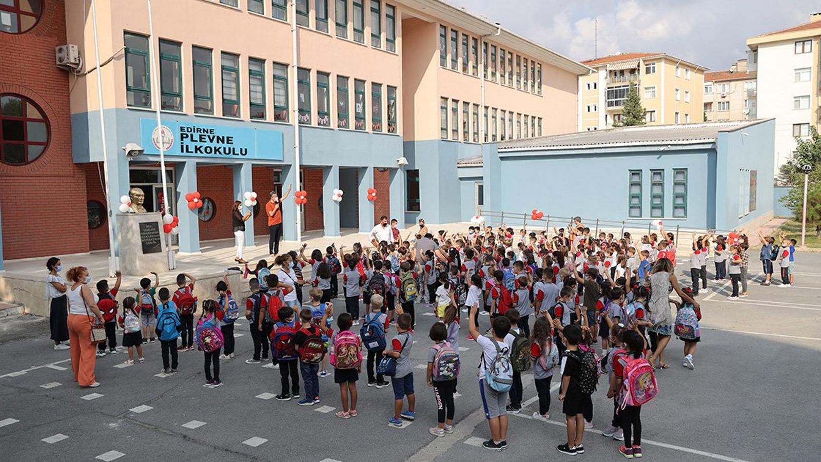Okullar ne zaman açılacak, bugün açıldı mı? 2026-2027 MEB tatil takvimi