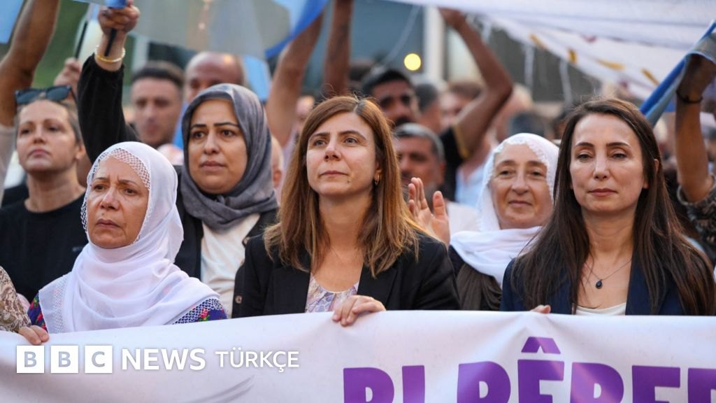 Diyarbakır'daki Barış Günü yürüyüşünde ne mesajlar verildi?