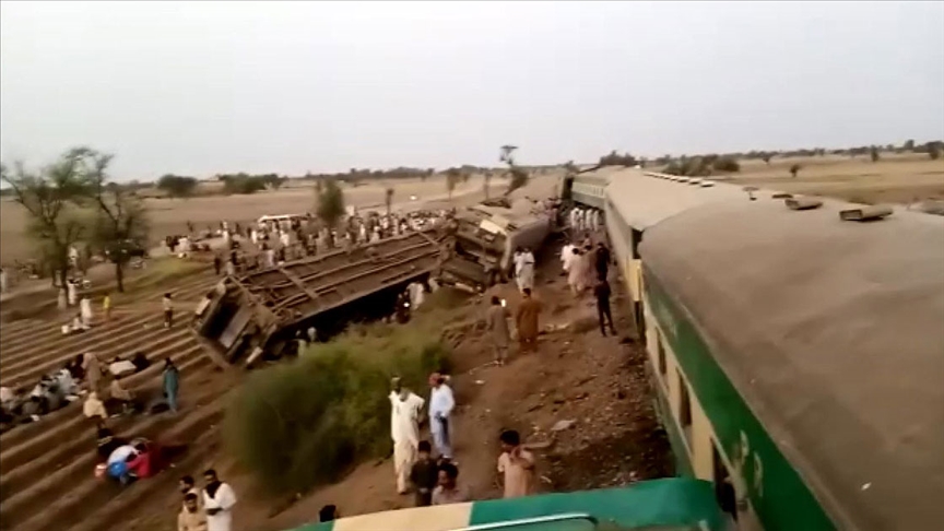 Pakistan'da tren kazası: 30 ölü, 50 yaralı